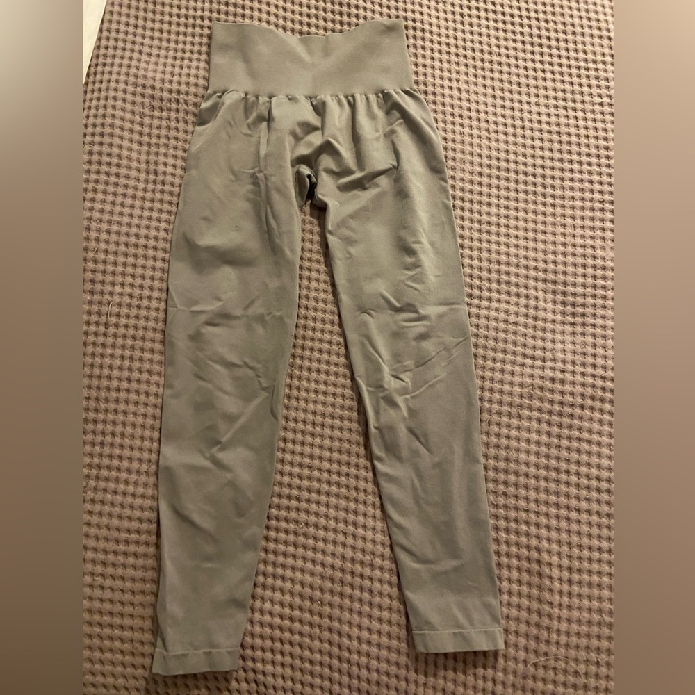 NVGTN Light Grey Solid Seamless Leggings